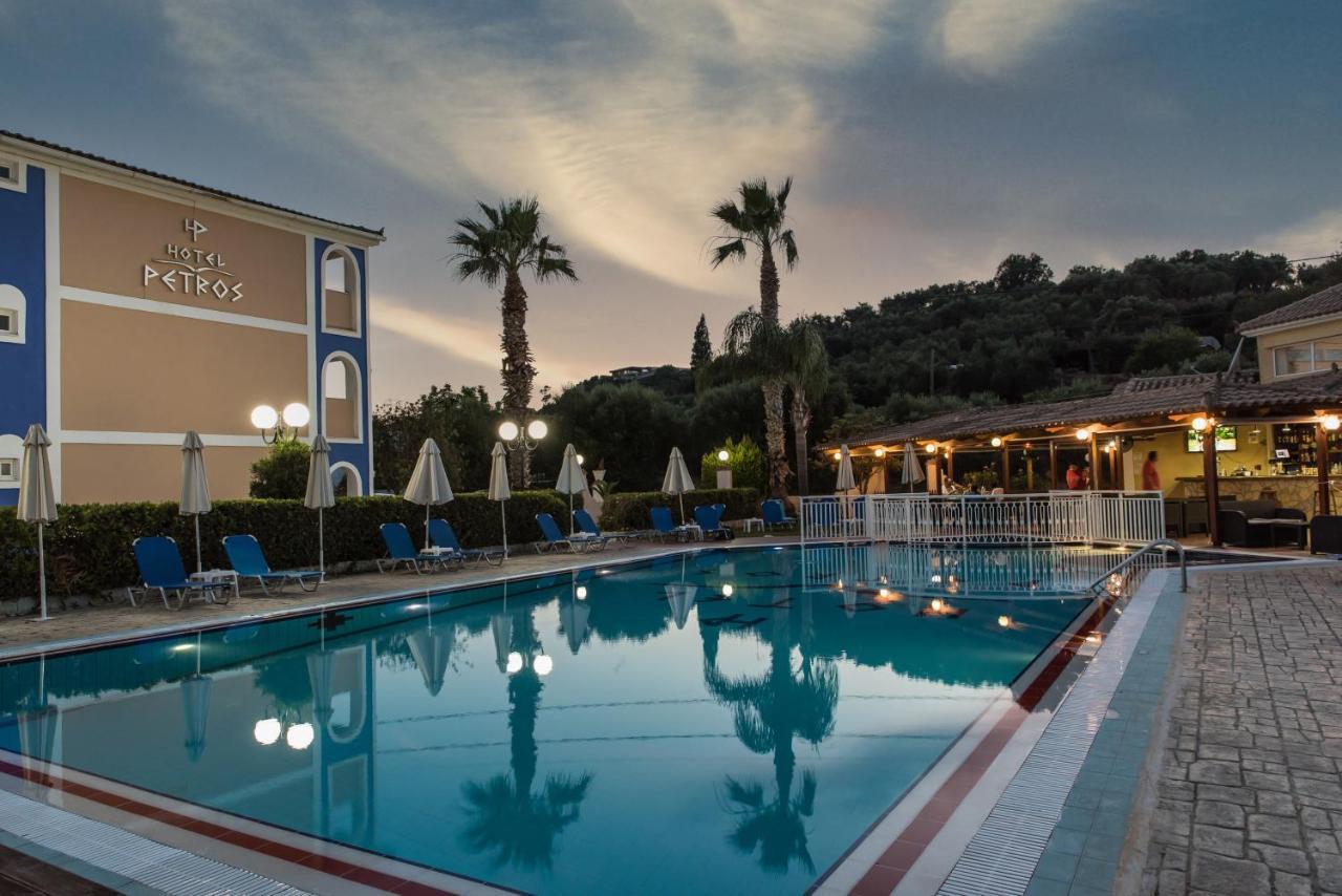 Hotel Petros Tsilivi  Bagian luar foto